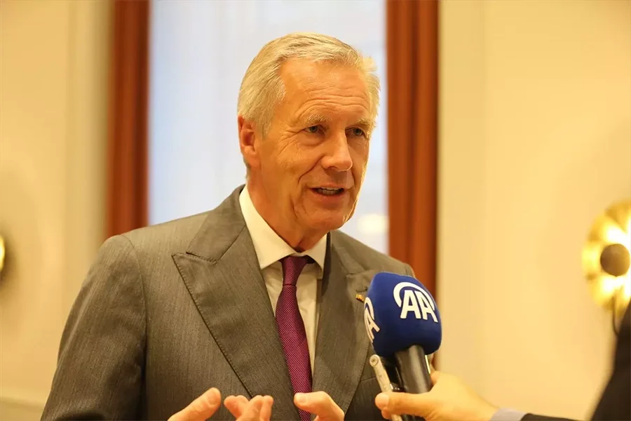 Eski Alman Cumhurbaşkanı’ndan Türkiye mesajı Eski Almanya Cumhurbaşkanı Christian Wulff, mevcut jeopolitik belirsizliklere rağmen Türkiye ile