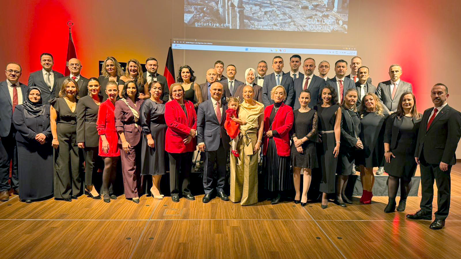 Essen Başkonsolosluğu’ndan Cumhuriyetin 102. yılına görkemli kutlama 3 essen cumhuriyet kutlama1