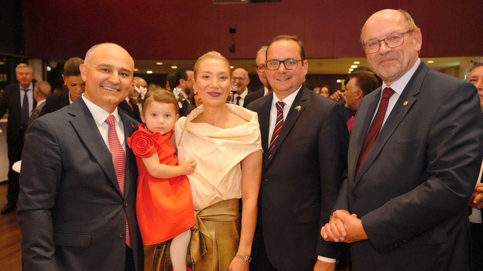 Essen Başkonsolosluğu’ndan Cumhuriyetin 102. yılına görkemli kutlama 1 essen cumhuriyet kutlama14