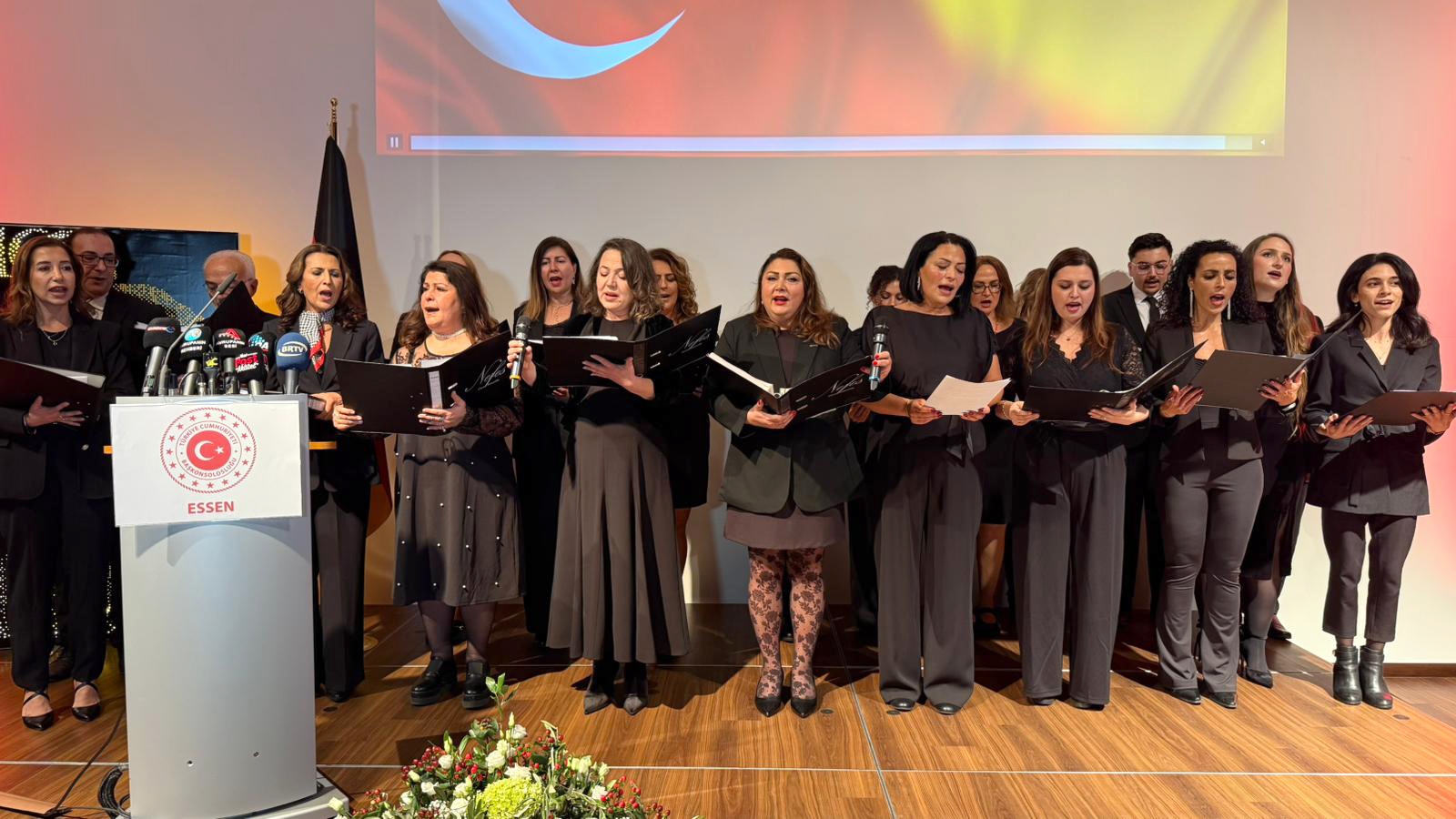 Essen Başkonsolosluğu’ndan Cumhuriyetin 102. yılına görkemli kutlama 16 essen cumhuriyet kutlama2