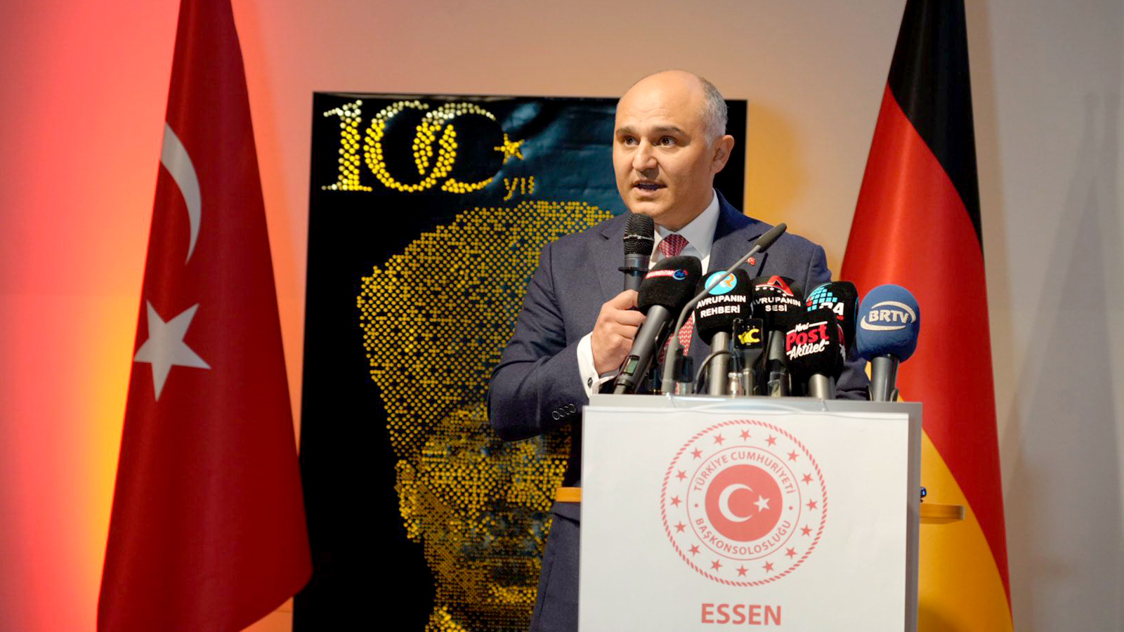 Essen Başkonsolosluğu’ndan Cumhuriyetin 102. yılına görkemli kutlama 5 essen cumhuriyet kutlama4