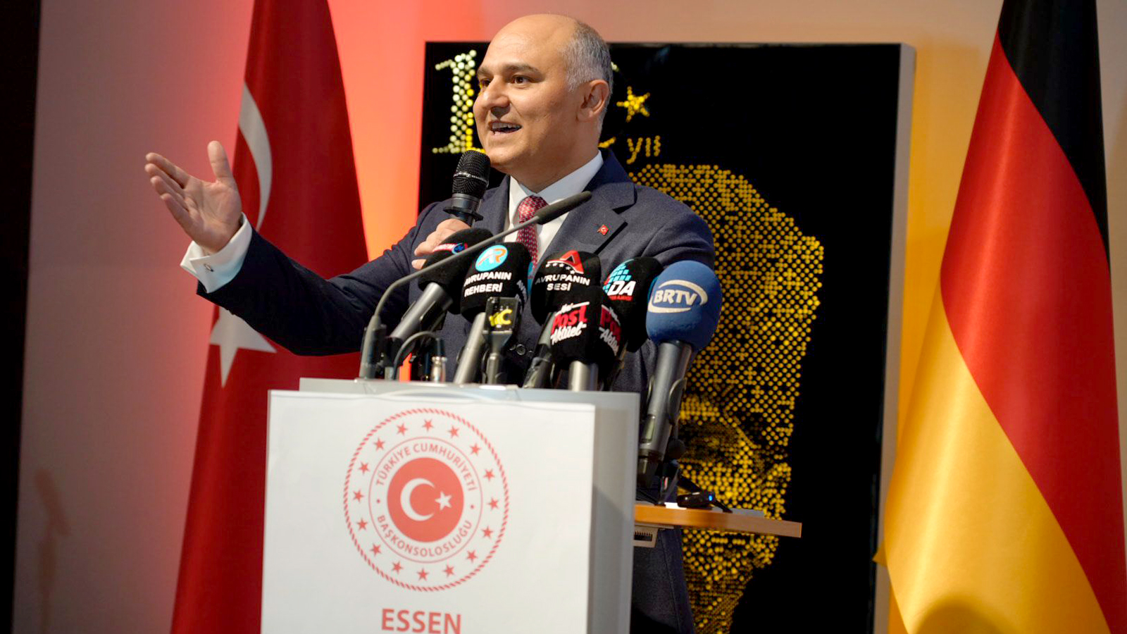 Essen Başkonsolosluğu’ndan Cumhuriyetin 102. yılına görkemli kutlama 8 essen cumhuriyet kutlama6