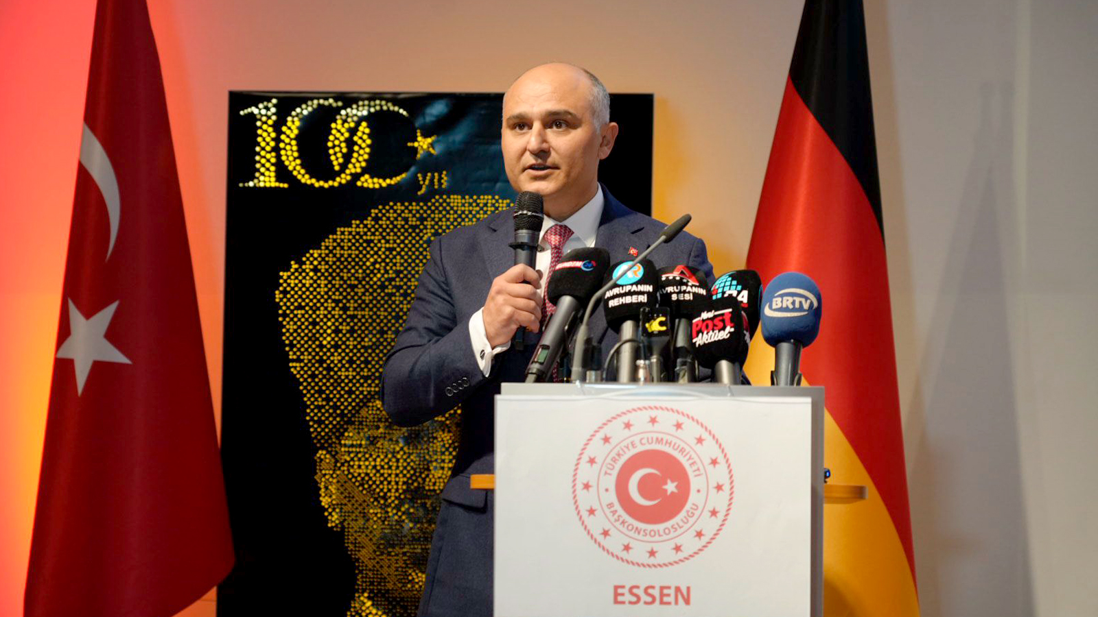 Essen Başkonsolosluğu’ndan Cumhuriyetin 102. yılına görkemli kutlama 9 essen cumhuriyet kutlama7