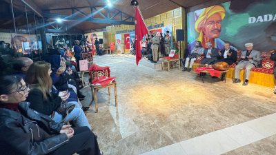 Cumhuriyet’in 102. yılında, AKİB öncülüğünde düzenlenen anlamlı gece duygusal anlara