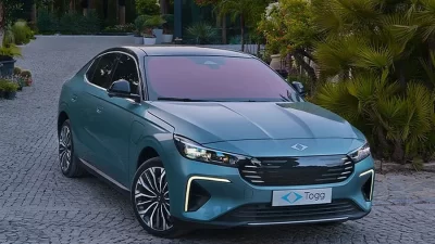 Türkiye’nin küresel mobilite markası Togg, Avrupa’daki ilk teslimatlarını Almanya’da gerçekleştirdi. Markanın