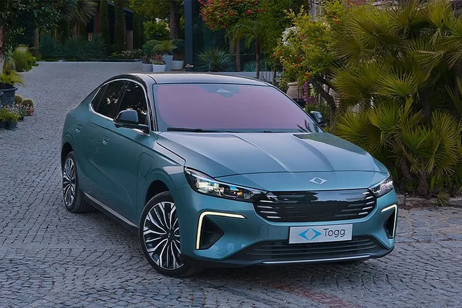 Türkiye’nin küresel mobilite markası Togg, Avrupa’daki ilk teslimatlarını Almanya’da gerçekleştirdi. Markanın